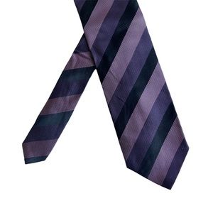 Hugo Boss 💯% all silk necktie.